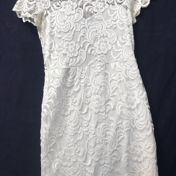 White dress - Picture 6 of 6